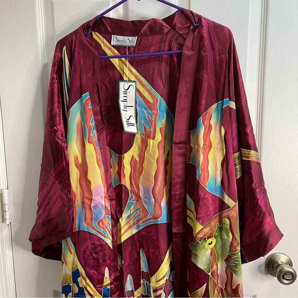 Vibrant Simply Silk Fish Design Robe - Picture 2 of 4